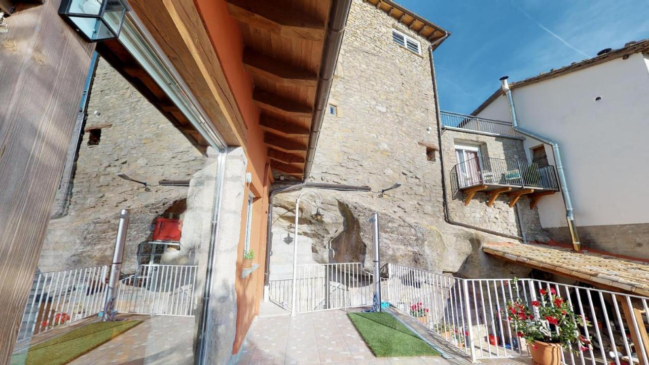 Casa Rural La Abadia-Apartamentos Graus Dış mekan fotoğraf